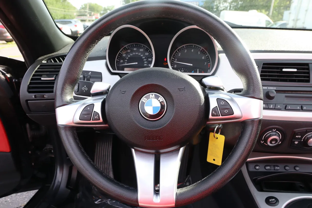 2008 BMW Z4 — photo 9 of 26