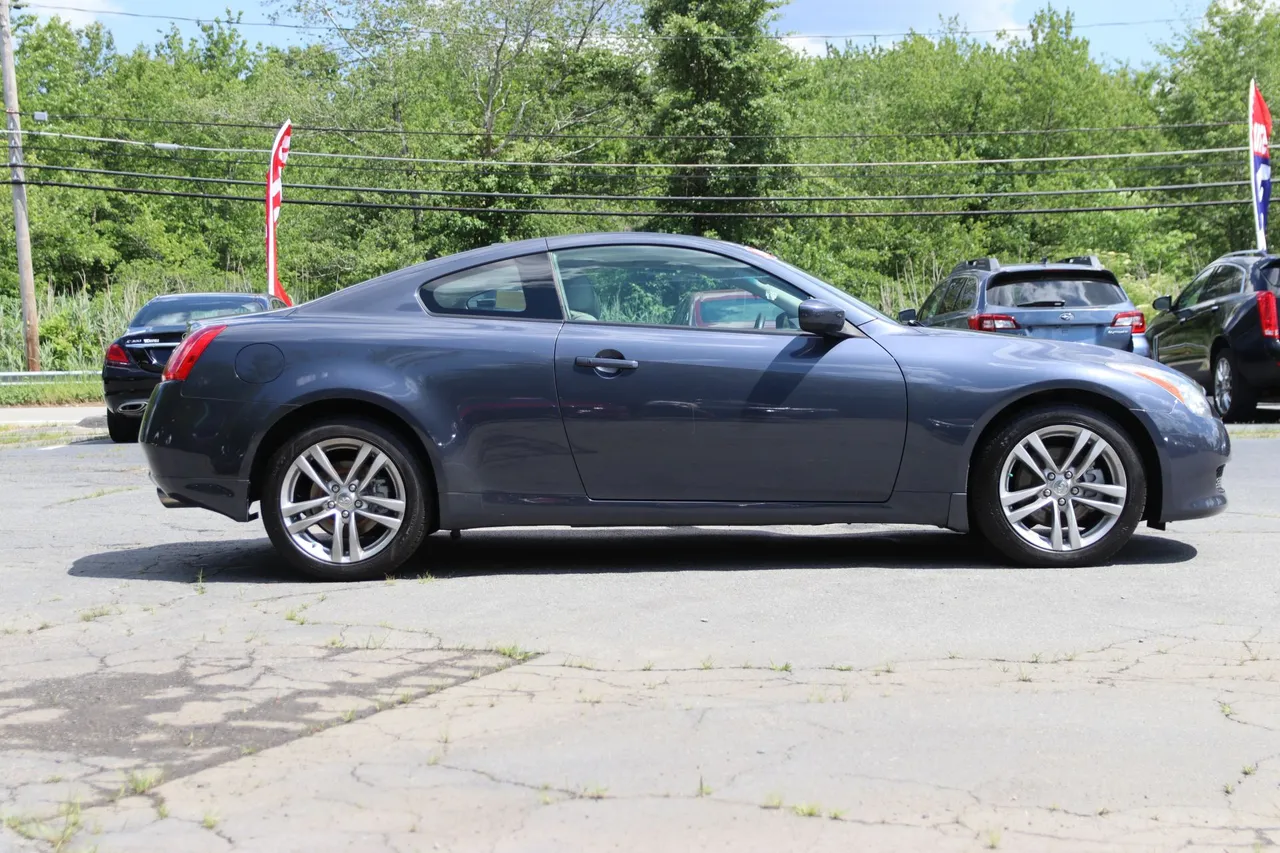 2009 Infiniti G — photo 6 of 32