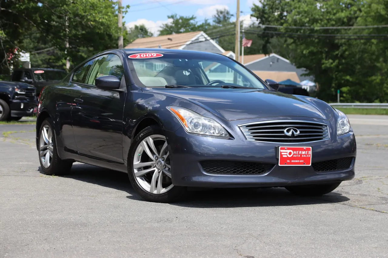 2009 Infiniti G — photo 7 of 32