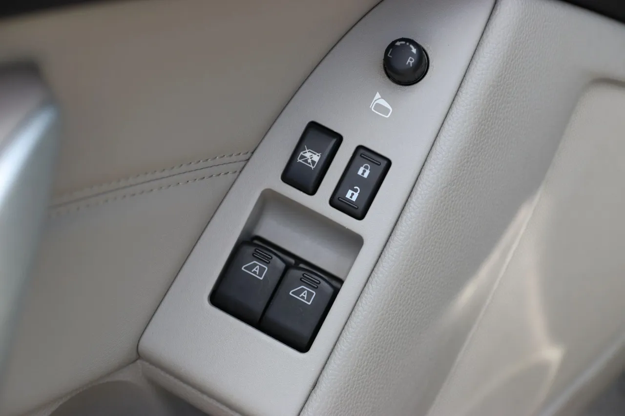 2009 Infiniti G — photo 10 of 32