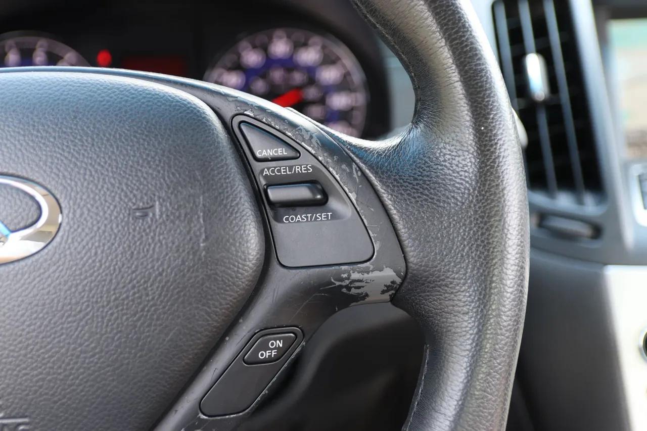 2009 Infiniti G — photo 22 of 32