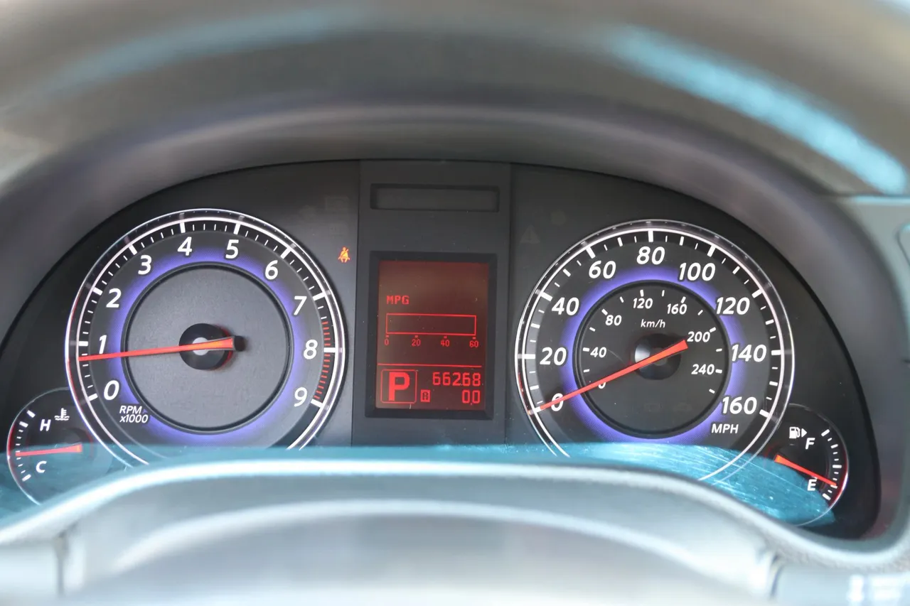 2009 Infiniti G — photo 23 of 32