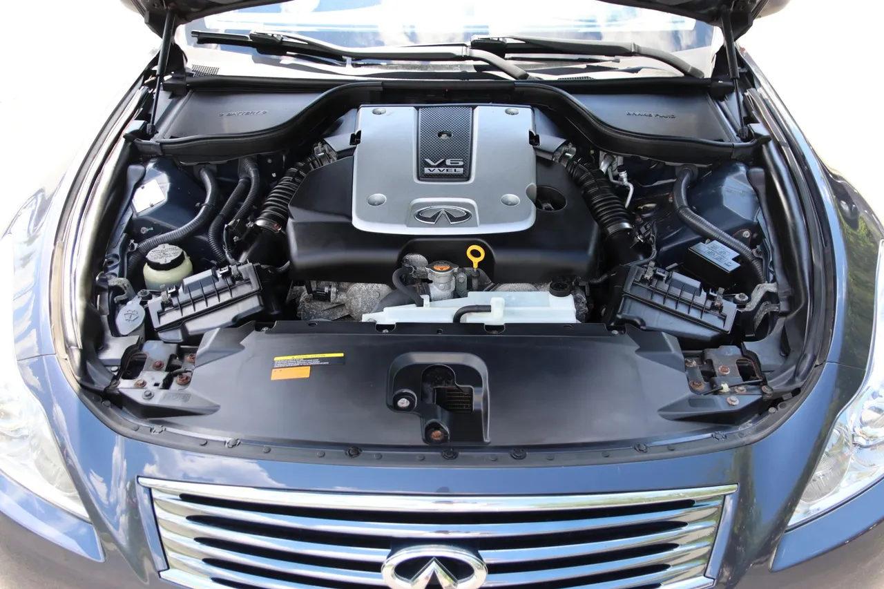 2009 Infiniti G — photo 28 of 32