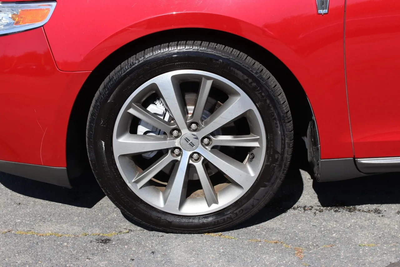 2009 Lincoln MKS Sedan 4D in RED — photo 4 of 42