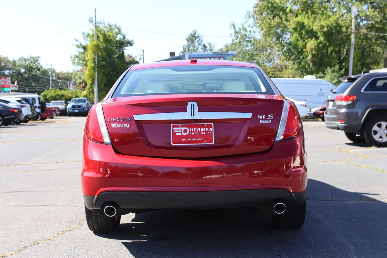 2009 Lincoln MKS Sedan 4D in RED — photo 7 of 42