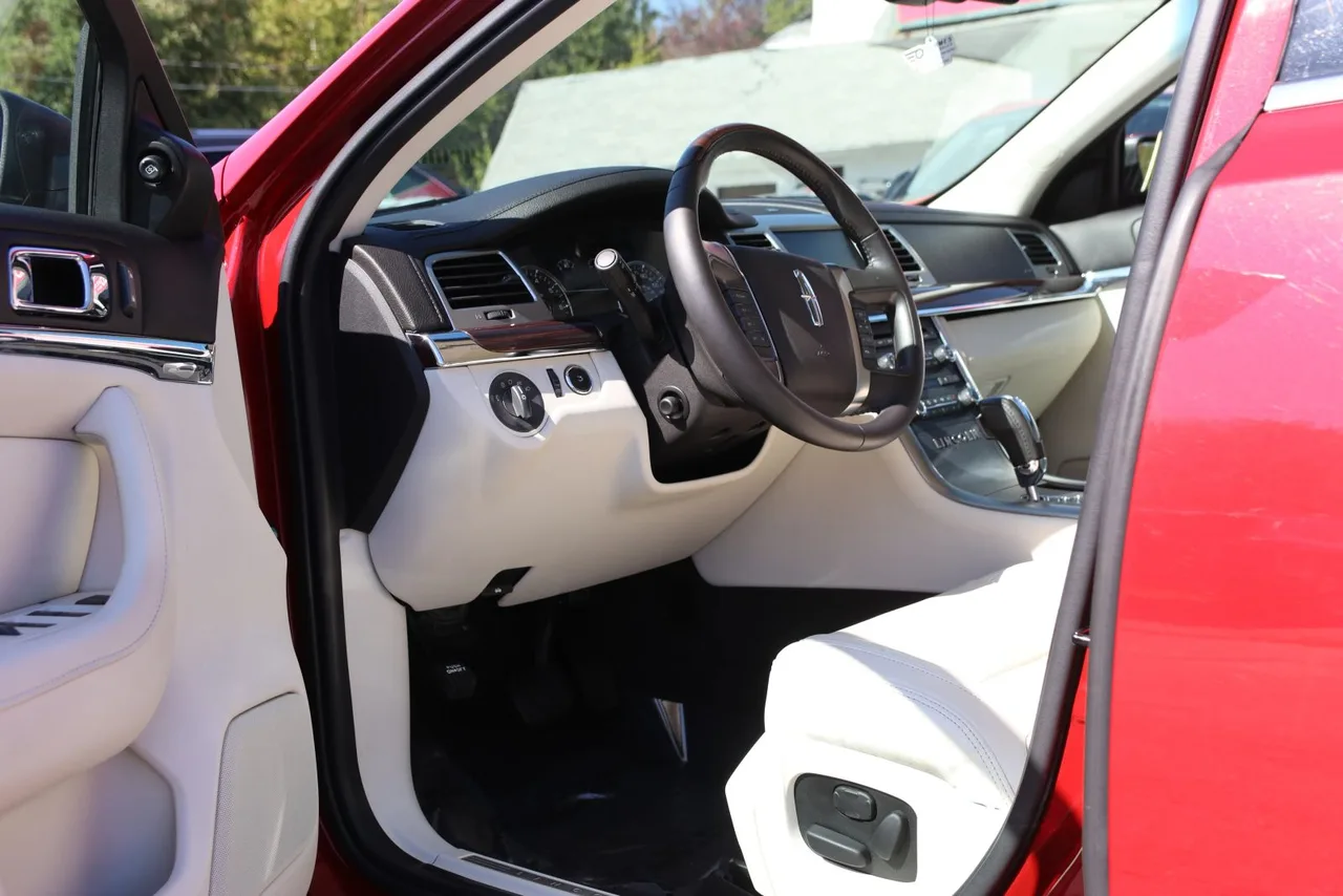 2009 Lincoln MKS Sedan 4D in RED — photo 15 of 42