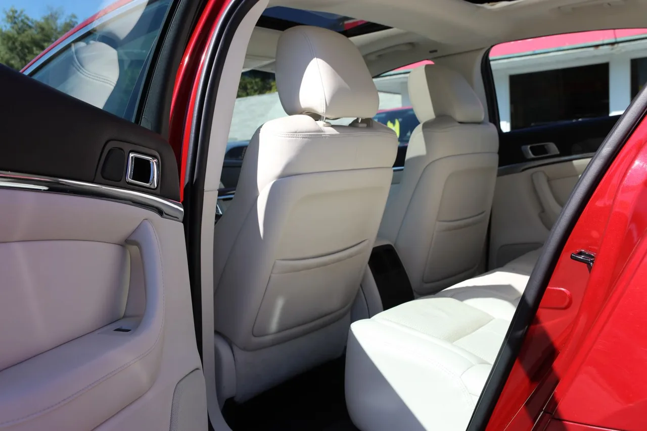 2009 Lincoln MKS Sedan 4D in RED — photo 19 of 42