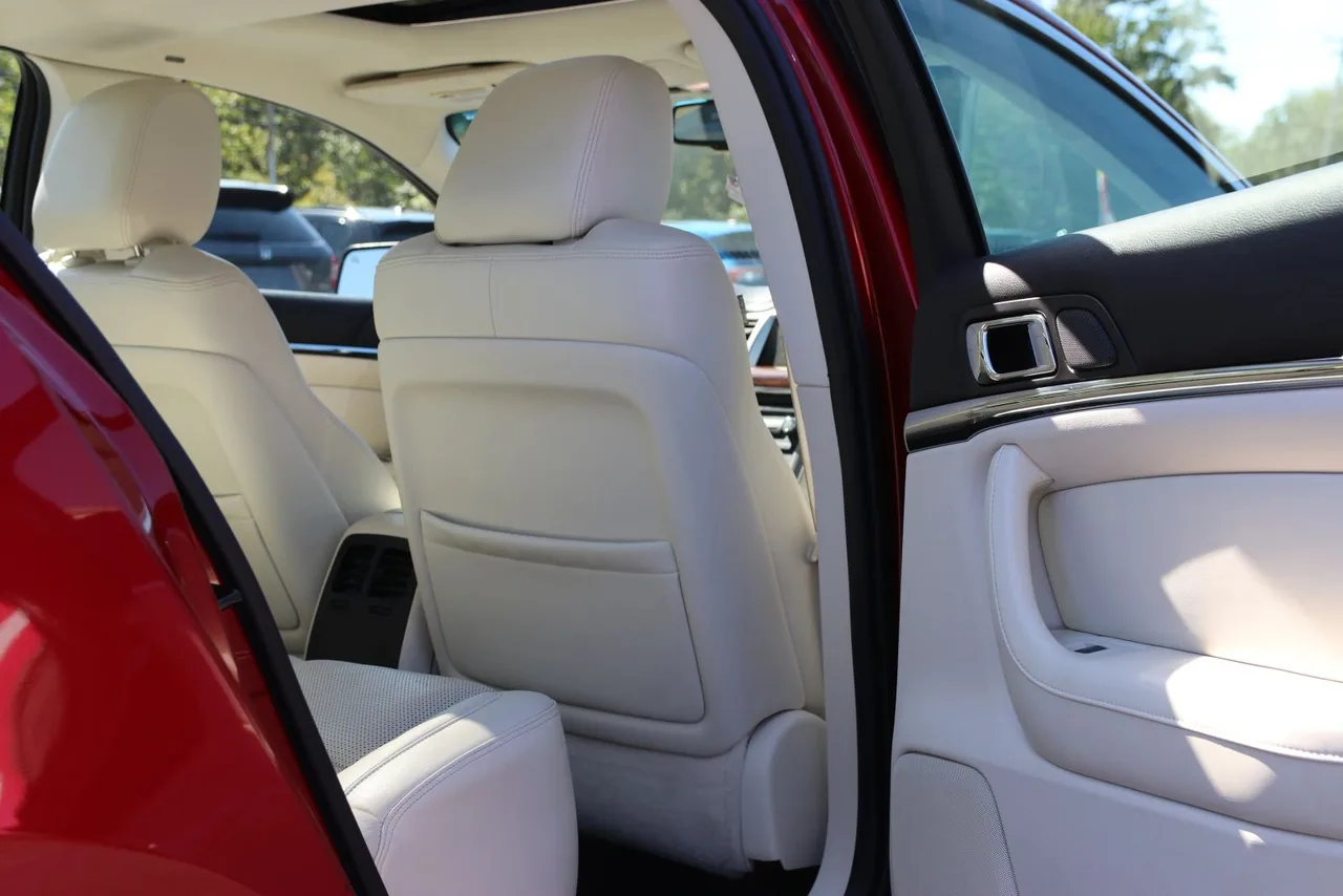 2009 Lincoln MKS Sedan 4D in RED — photo 22 of 42