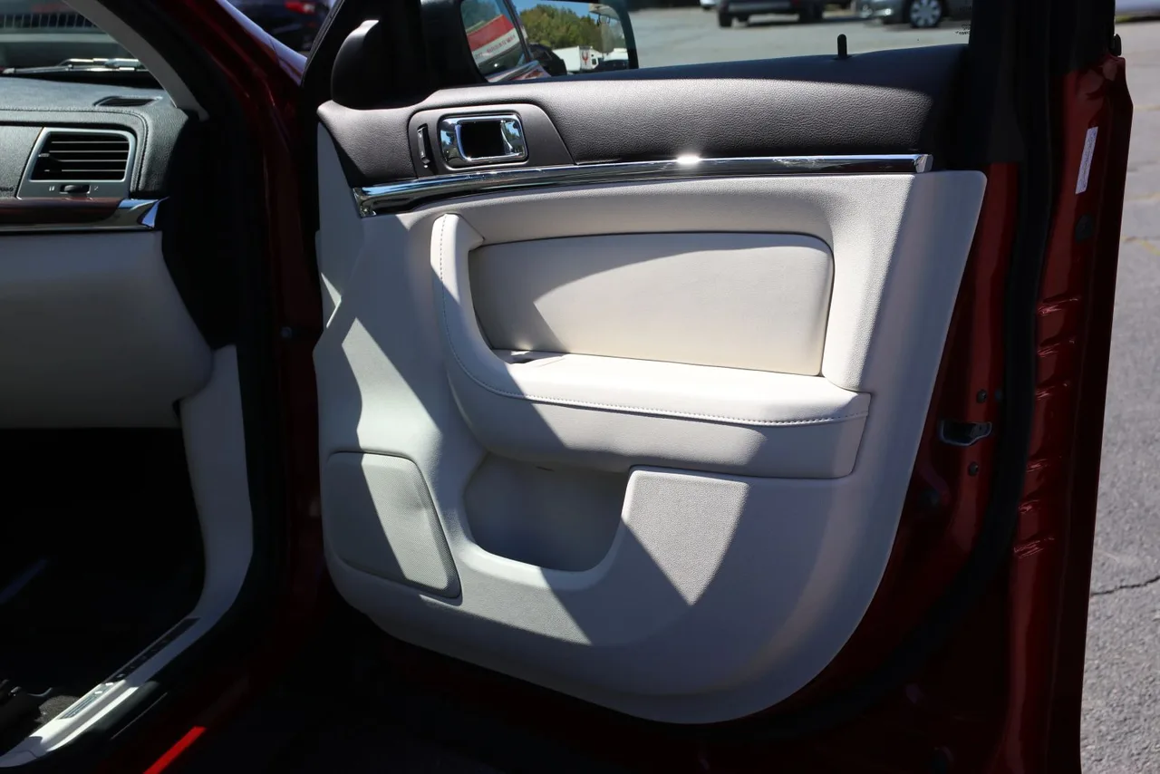 2009 Lincoln MKS Sedan 4D in RED — photo 24 of 42