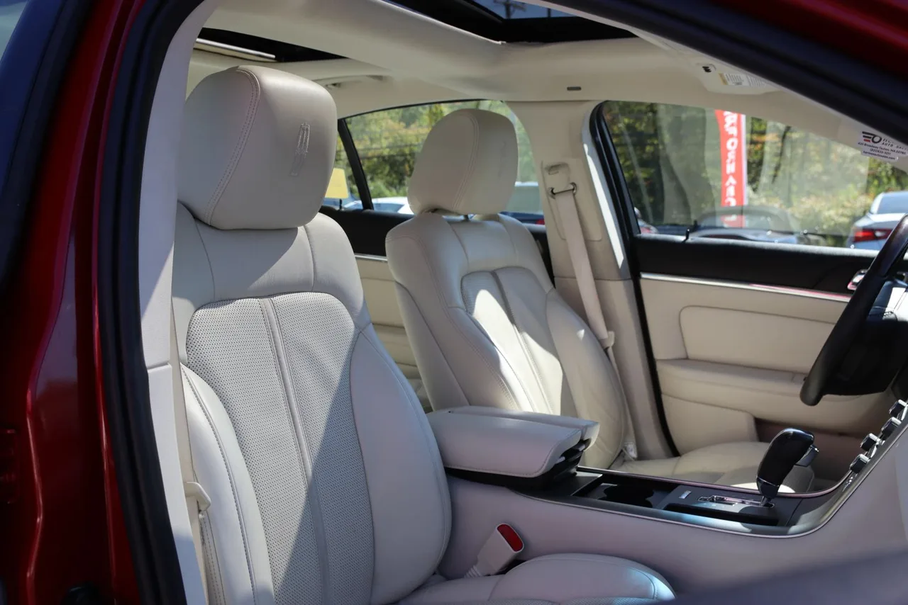 2009 Lincoln MKS Sedan 4D in RED — photo 25 of 42