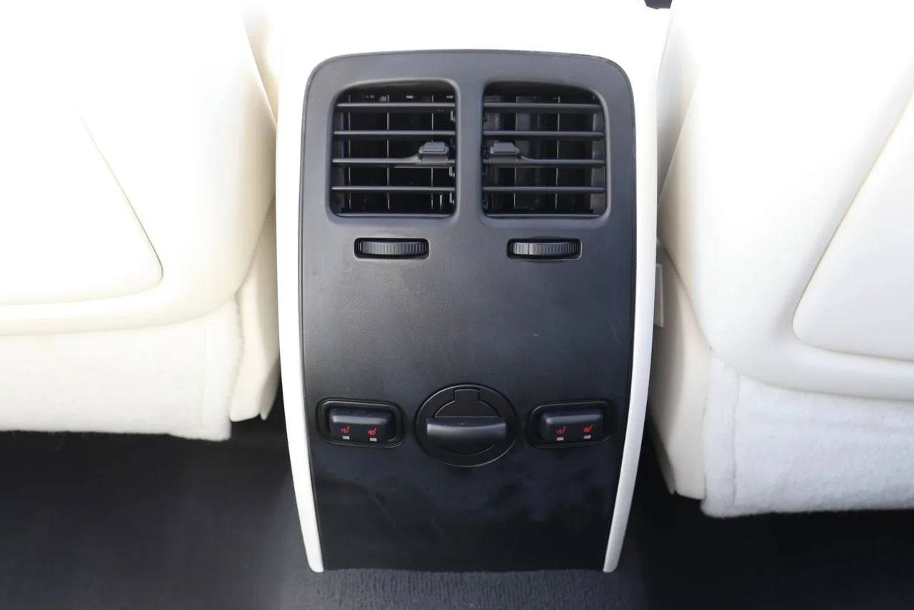 2009 Lincoln MKS Sedan 4D in RED — photo 27 of 42