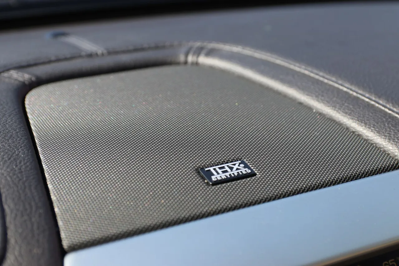 2009 Lincoln MKS Sedan 4D in RED — photo 33 of 42