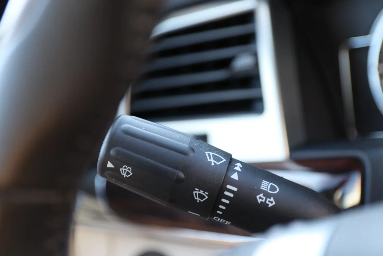 2009 Lincoln MKS Sedan 4D in RED — photo 35 of 42