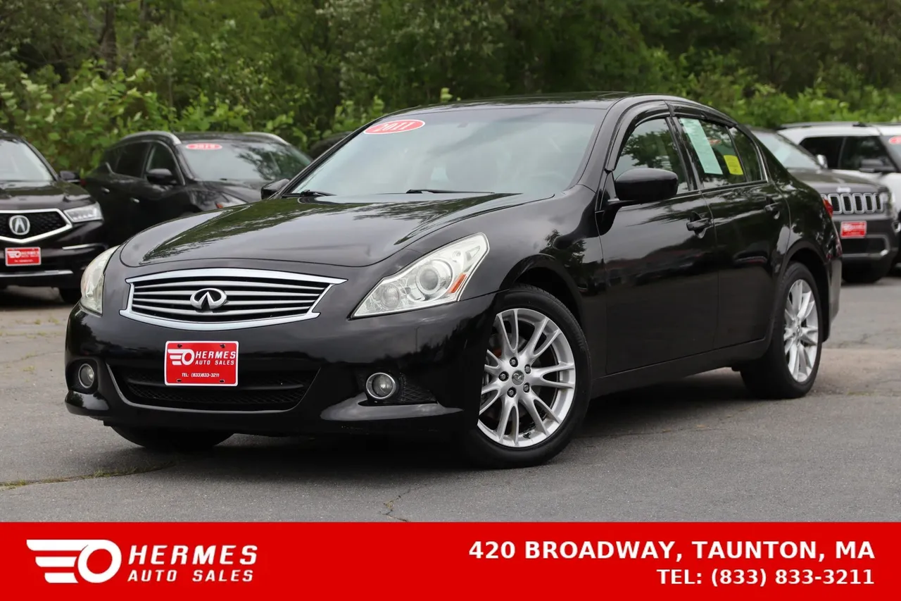 2011 Infiniti G — photo 1 of 32