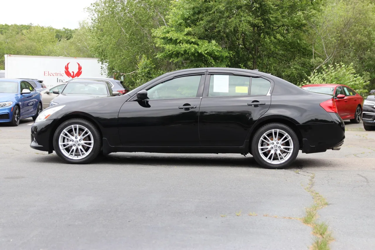 2011 Infiniti G — photo 4 of 32