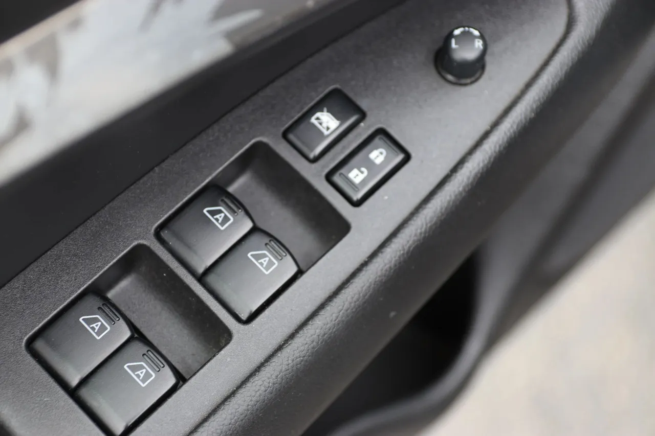 2011 Infiniti G — photo 10 of 32