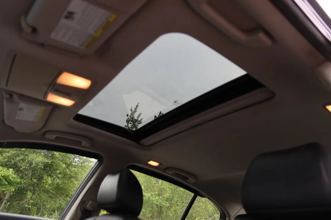 2011 Infiniti G — photo 16 of 32