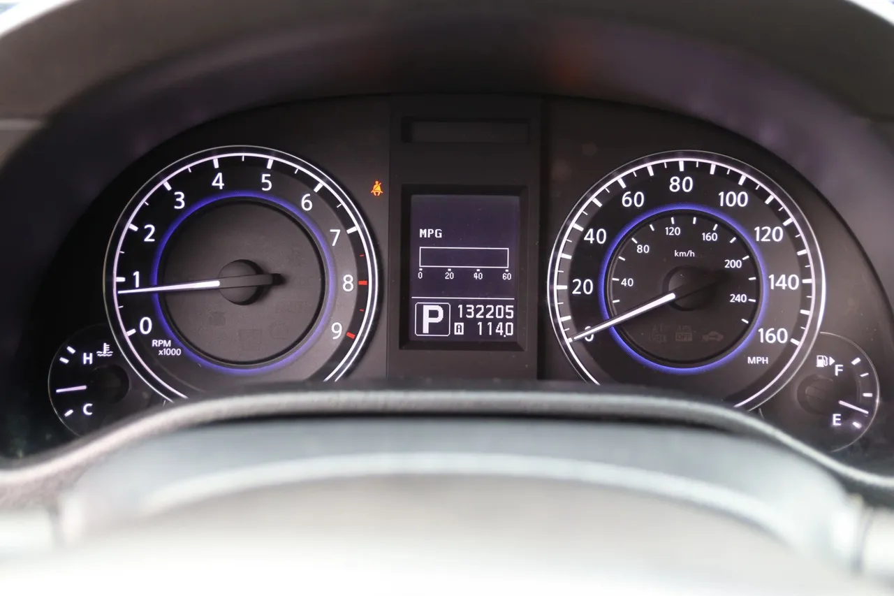 2011 Infiniti G — photo 26 of 32