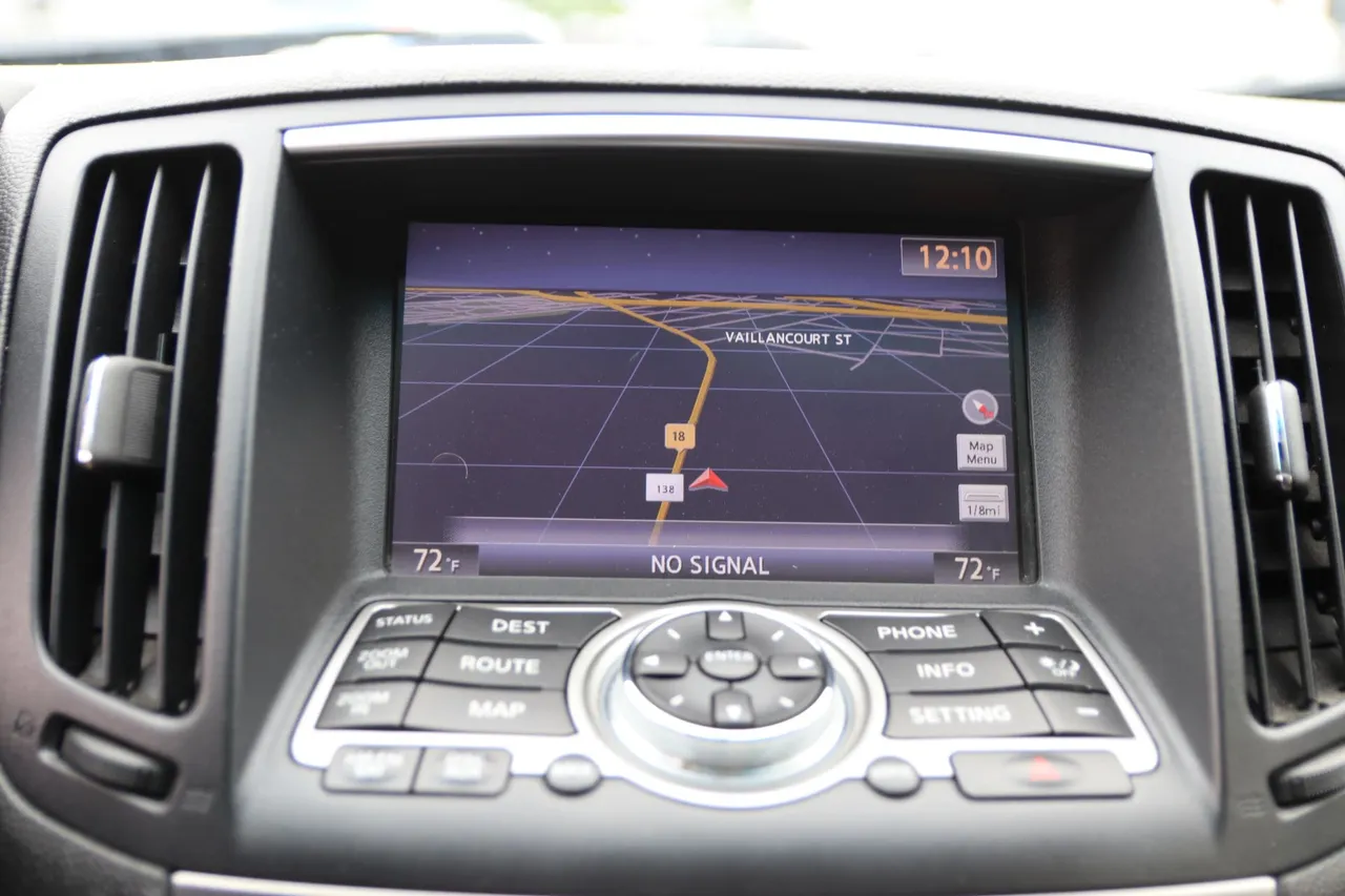 2011 Infiniti G — photo 27 of 32