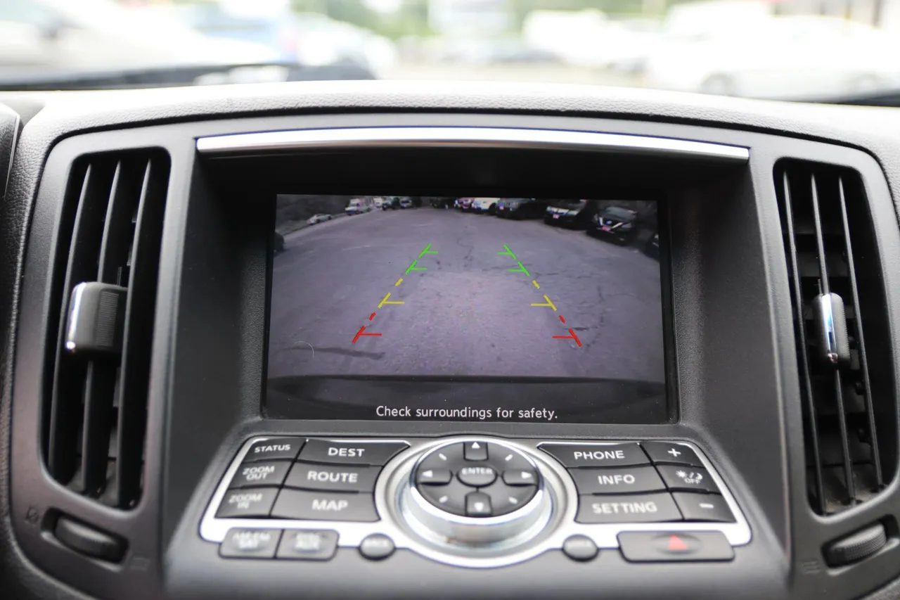 2011 Infiniti G — photo 28 of 32