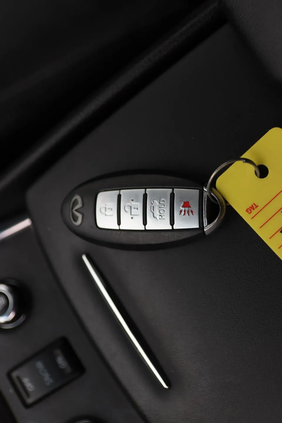 2011 Infiniti G — photo 29 of 32