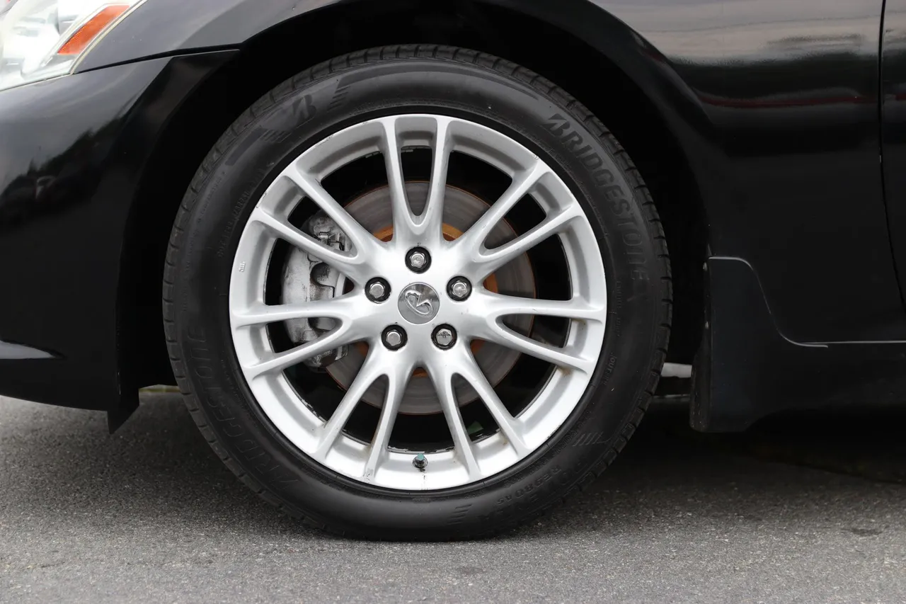 2011 Infiniti G — photo 31 of 32