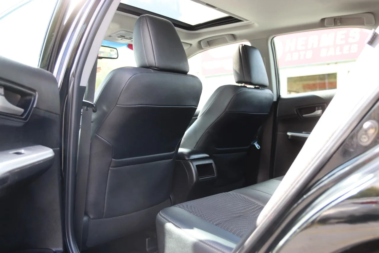 2012 Toyota Camry SE Sedan 4D in Black — photo 20 of 41