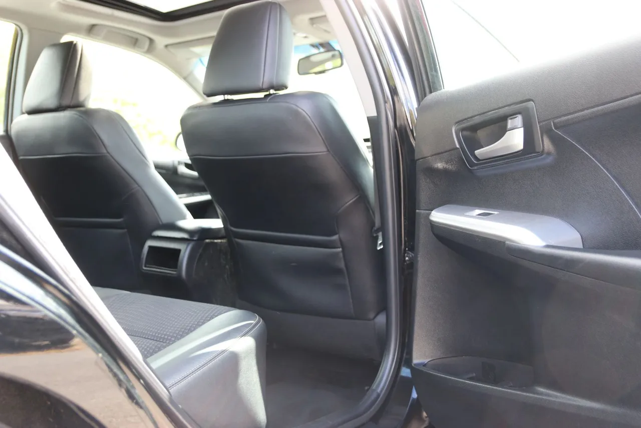 2012 Toyota Camry SE Sedan 4D in Black — photo 23 of 41