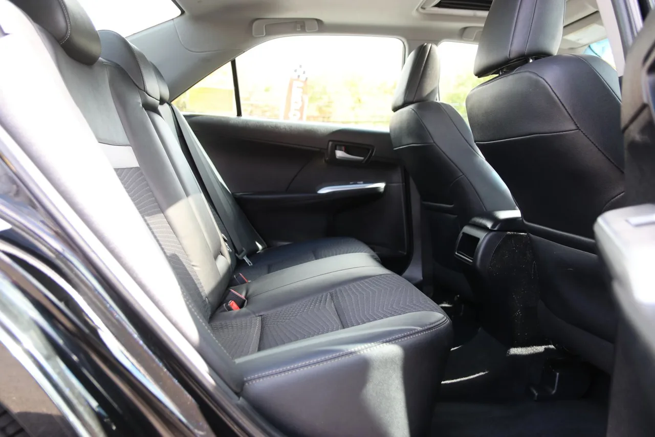 2012 Toyota Camry SE Sedan 4D in Black — photo 24 of 41