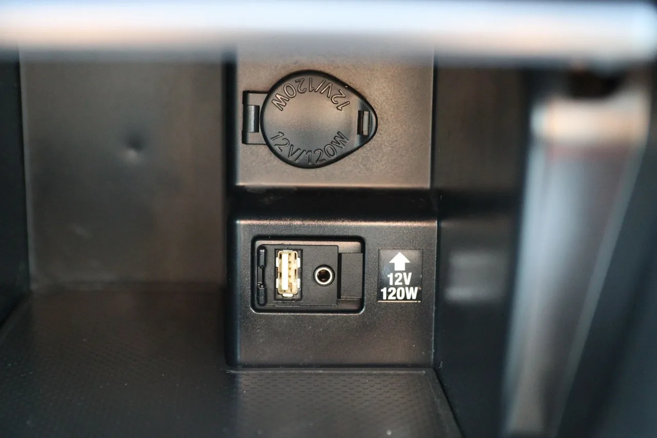 2012 Toyota Camry SE Sedan 4D in Black — photo 35 of 41