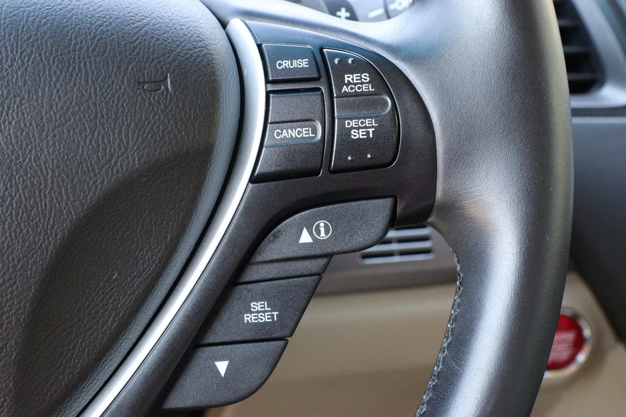 2013 Acura RDX — photo 23 of 33