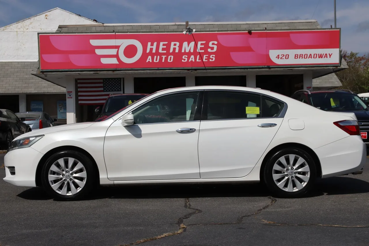 2013 Honda Accord EX-L Sedan 4D in White — photo 5 of 42