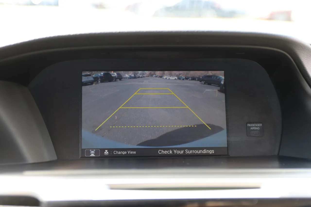 2013 Honda Accord EX-L Sedan 4D in White — photo 31 of 42