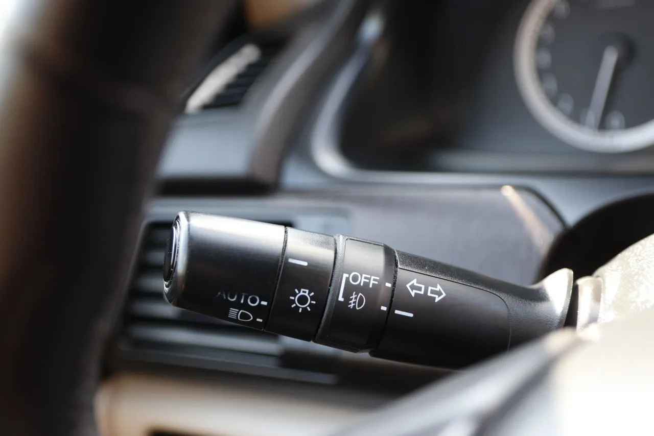 2013 Honda Accord EX-L Sedan 4D in White — photo 37 of 42