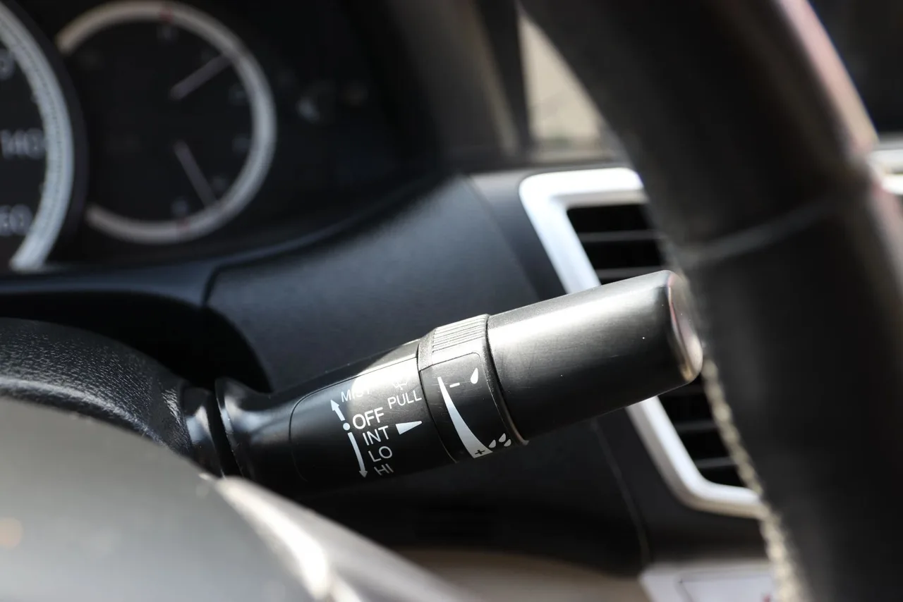 2013 Honda Accord EX-L Sedan 4D in White — photo 38 of 42