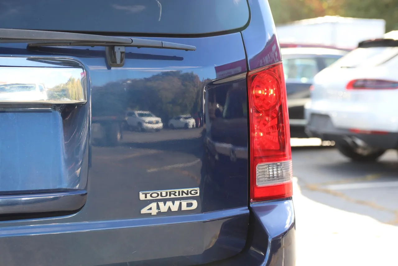 2013 Honda Pilot Touring Sport Utility 4D in Blue — photo 7 of 46