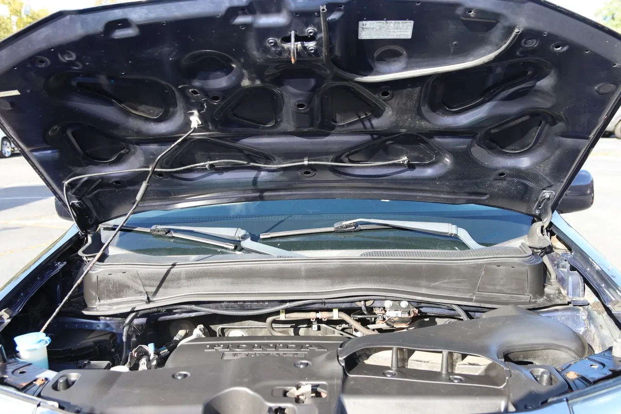 2013 Honda Pilot Touring Sport Utility 4D in Blue — photo 10 of 46