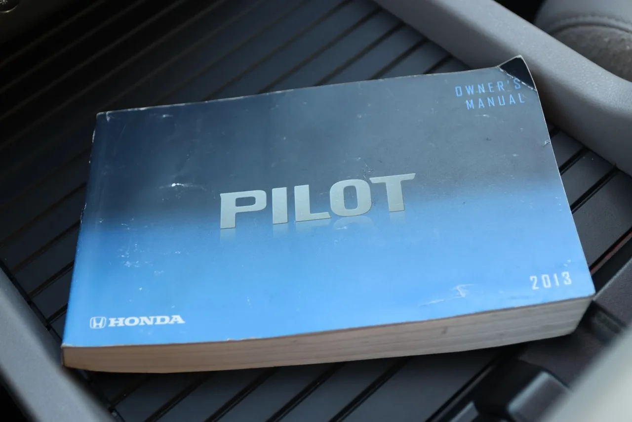 2013 Honda Pilot Touring Sport Utility 4D in Blue — photo 46 of 46