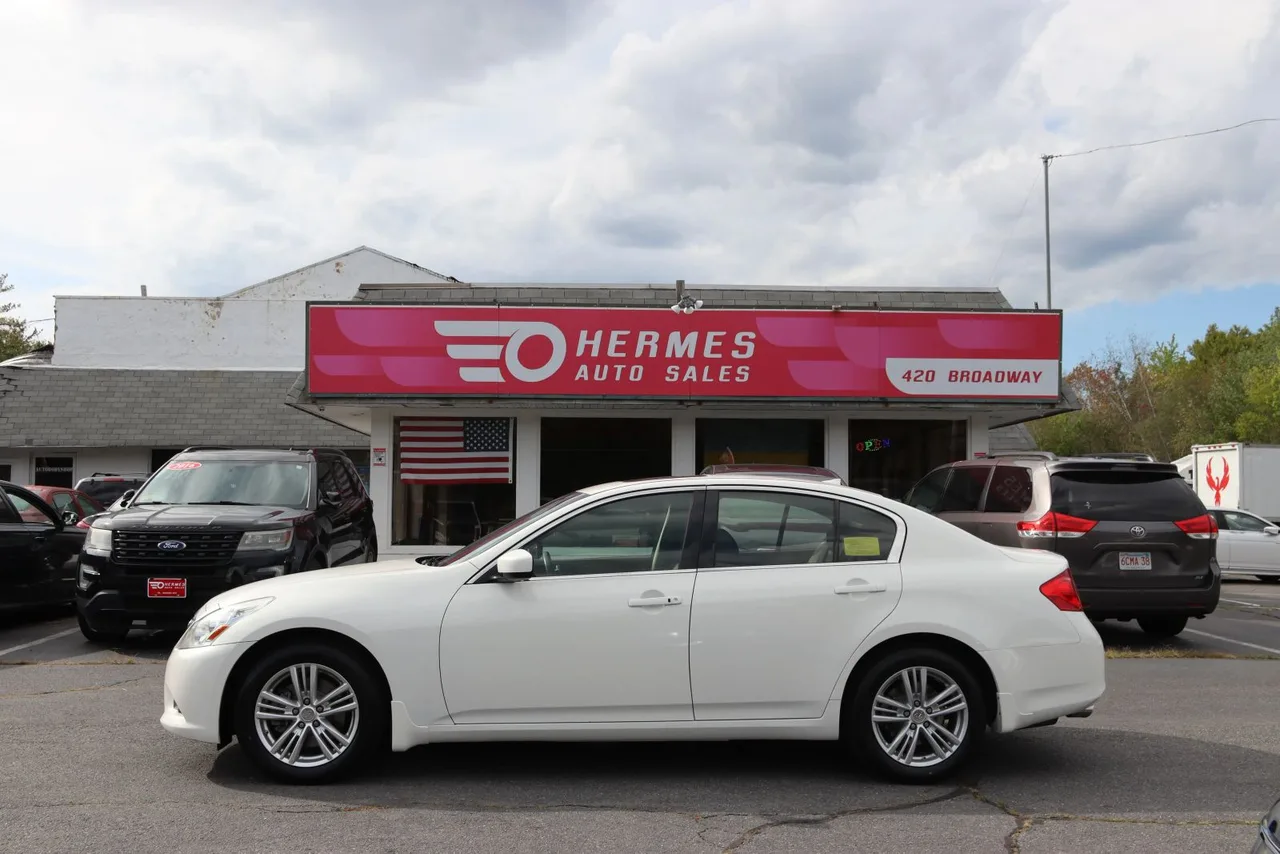 2013 Infiniti G G37X Sedan 4D in White — photo 3 of 37