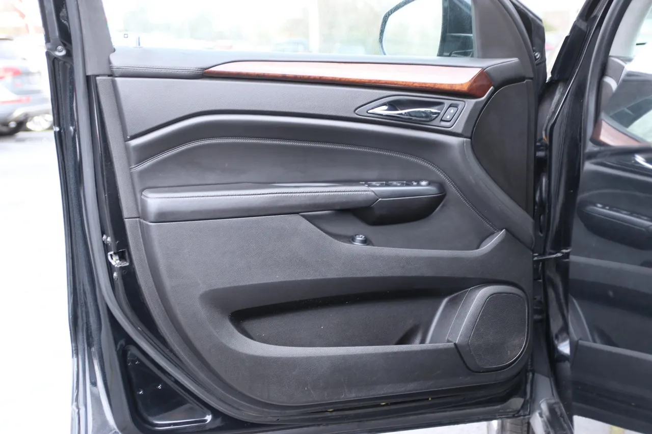 2014 Cadillac SRX — photo 9 of 33