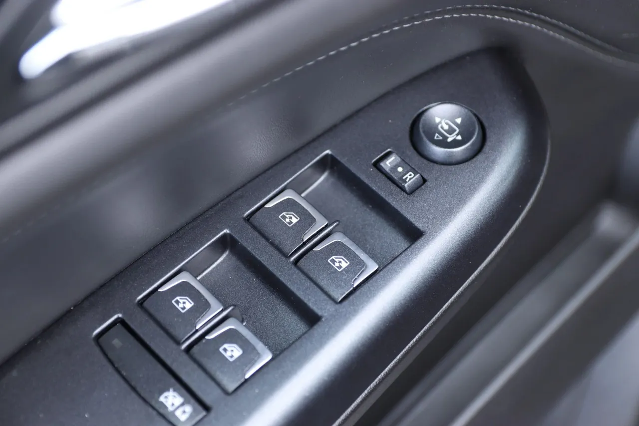 2014 Cadillac SRX — photo 10 of 33