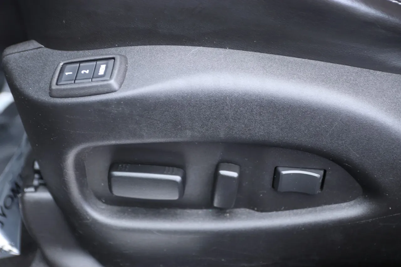 2014 Cadillac SRX — photo 13 of 33