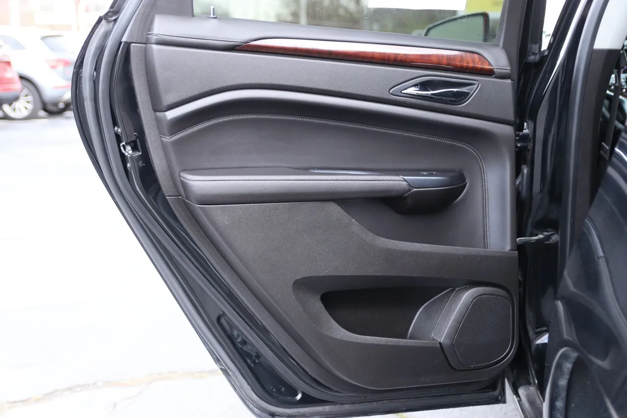 2014 Cadillac SRX — photo 15 of 33