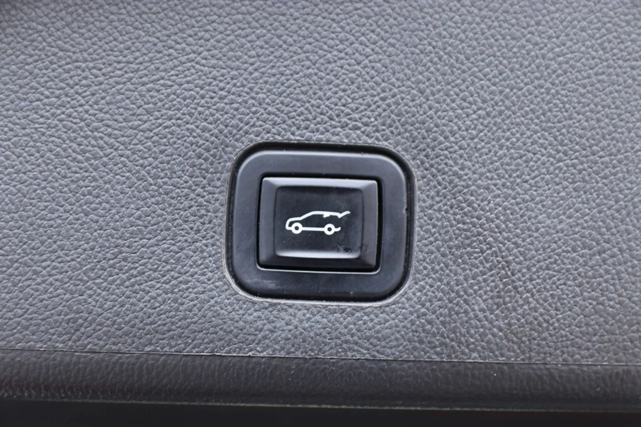 2014 Cadillac SRX — photo 18 of 33