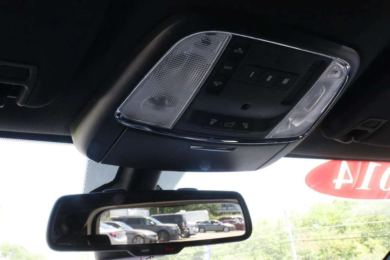 2014 Jeep Grand Cherokee — photo 19 of 31
