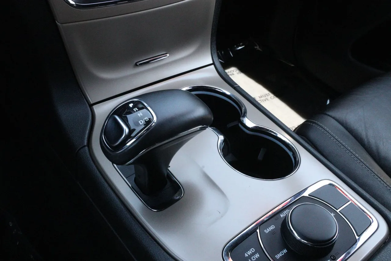 2014 Jeep Grand Cherokee — photo 26 of 31