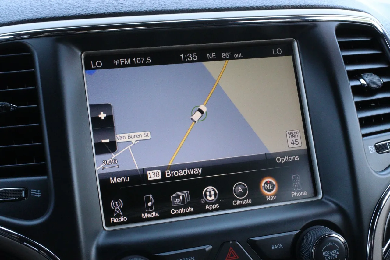 2014 Jeep Grand Cherokee — photo 28 of 31
