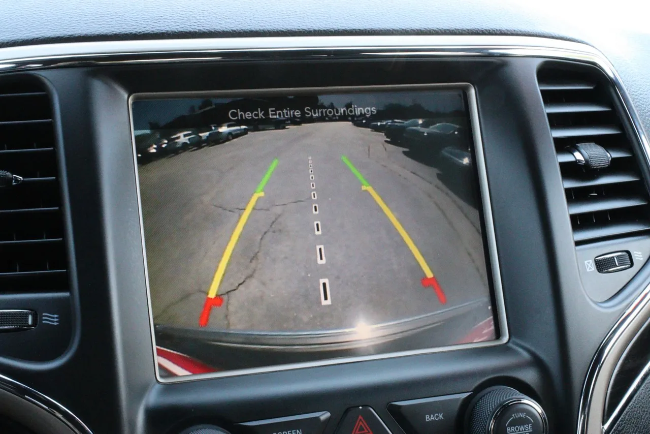 2014 Jeep Grand Cherokee — photo 29 of 31