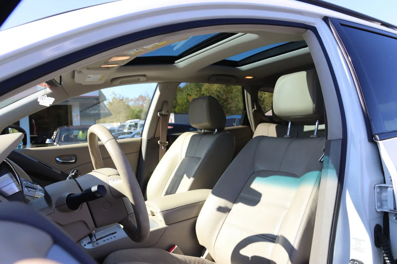 2014 Nissan Murano SL Sport Utility 4D in White — photo 18 of 42