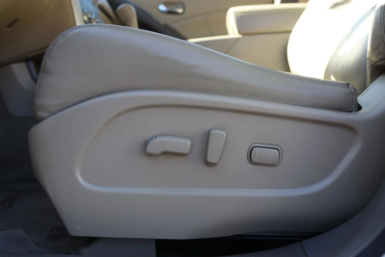 2014 Nissan Murano SL Sport Utility 4D in White — photo 19 of 42